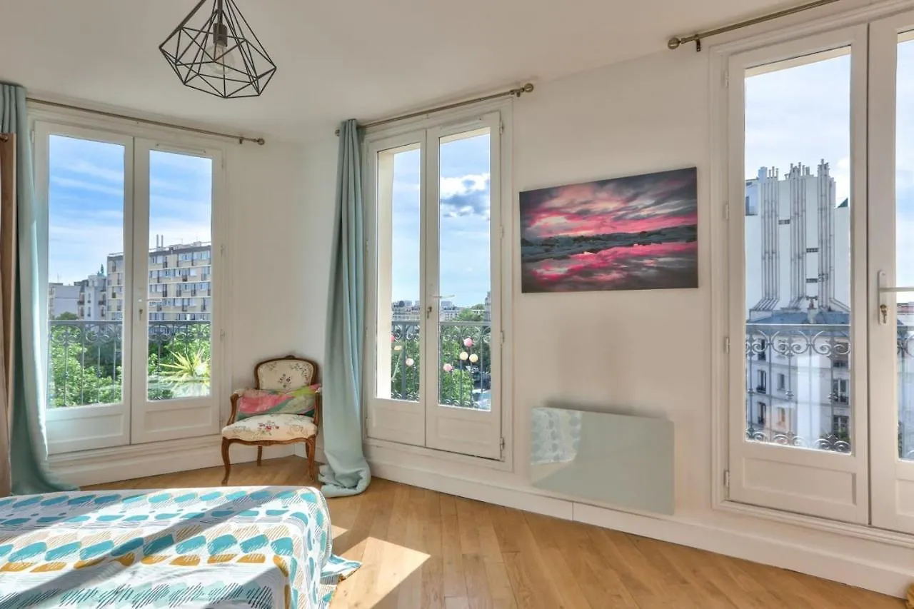 Beautiful Apartment In Belleville 巴黎