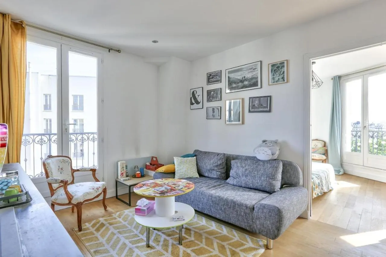 Beautiful Apartment In Belleville contacts